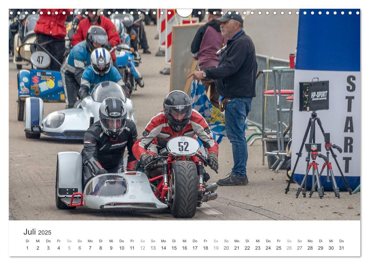 Bild: 9783435018338 | Motorradgespanne am Jochpass (Wandkalender 2025 DIN A3 quer),...