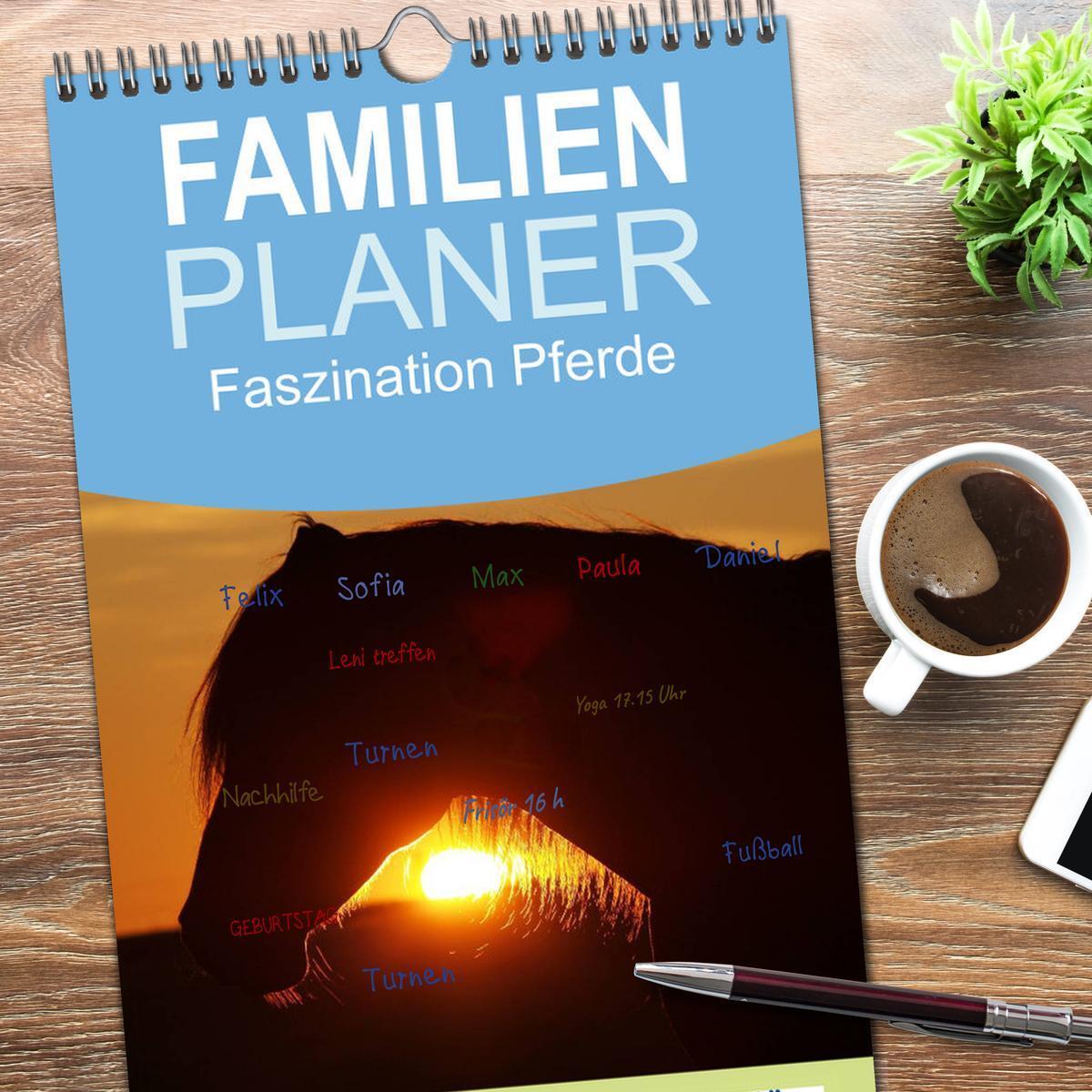 Bild: 9783457118689 | Familienplaner 2025 - Faszination Pferde mit 5 Spalten...