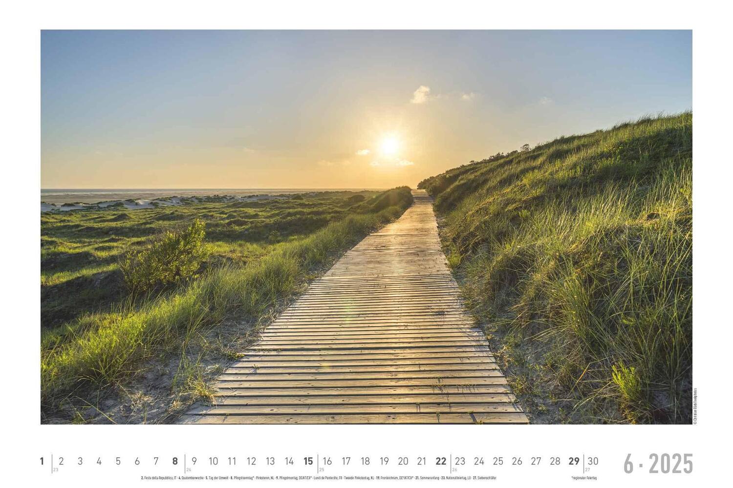 Bild: 4251732343392 | Seeblick 2025 - Bildkalender quer 49,5x33 cm - Sea View - die...