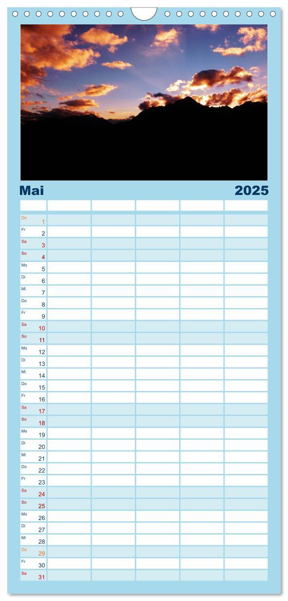 Bild: 9783457113561 | Familienplaner 2025 - Alpenüberquerung mit 5 Spalten (Wandkalender,...