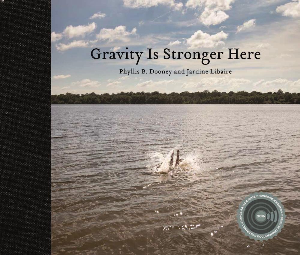Cover: 9783868287325 | Gravity Is Stronger Here | Phyllis/Libaire, Jardine Dooney | Buch