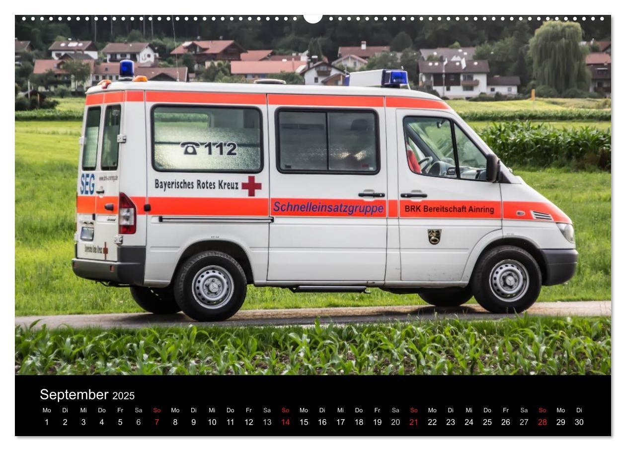 Bild: 9783435768677 | Einsatzfahrzeuge - Bayern (Wandkalender 2025 DIN A2 quer), CALVENDO...