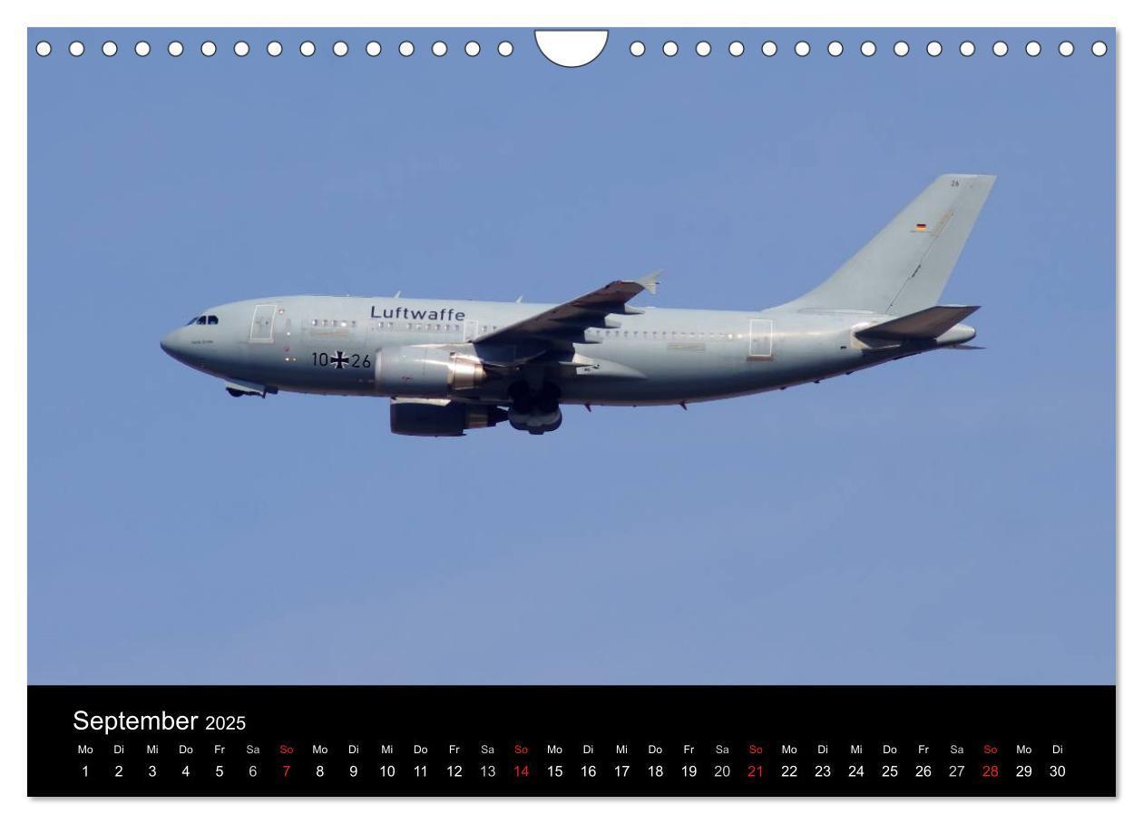 Bild: 9783435819256 | Militär - Flugzeuge (Wandkalender 2025 DIN A4 quer), CALVENDO...