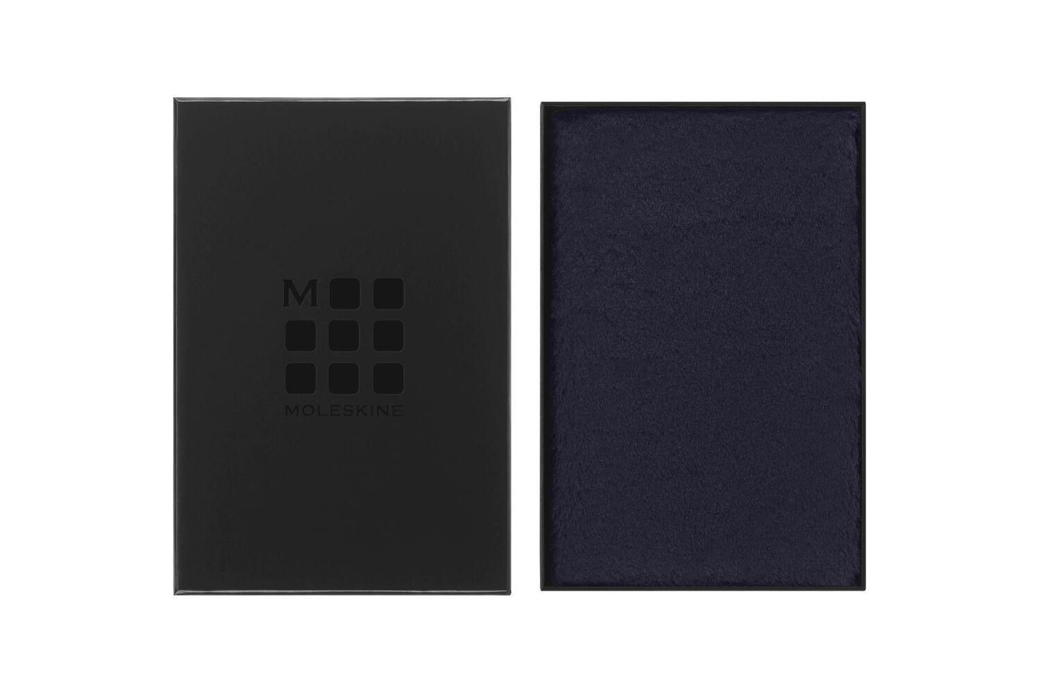 Bild: 8056598855371 | Moleskine Notizbuch Soft 22, Large/A5, Liniert, Dunkelblau, Box | 2022