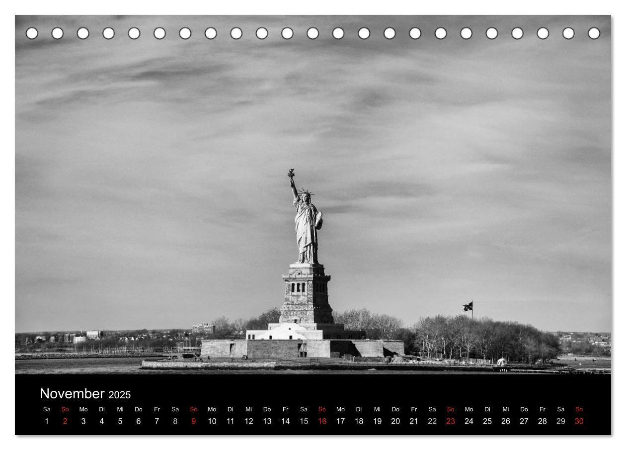 Bild: 9783435794669 | New York 2025 (Tischkalender 2025 DIN A5 quer), CALVENDO...