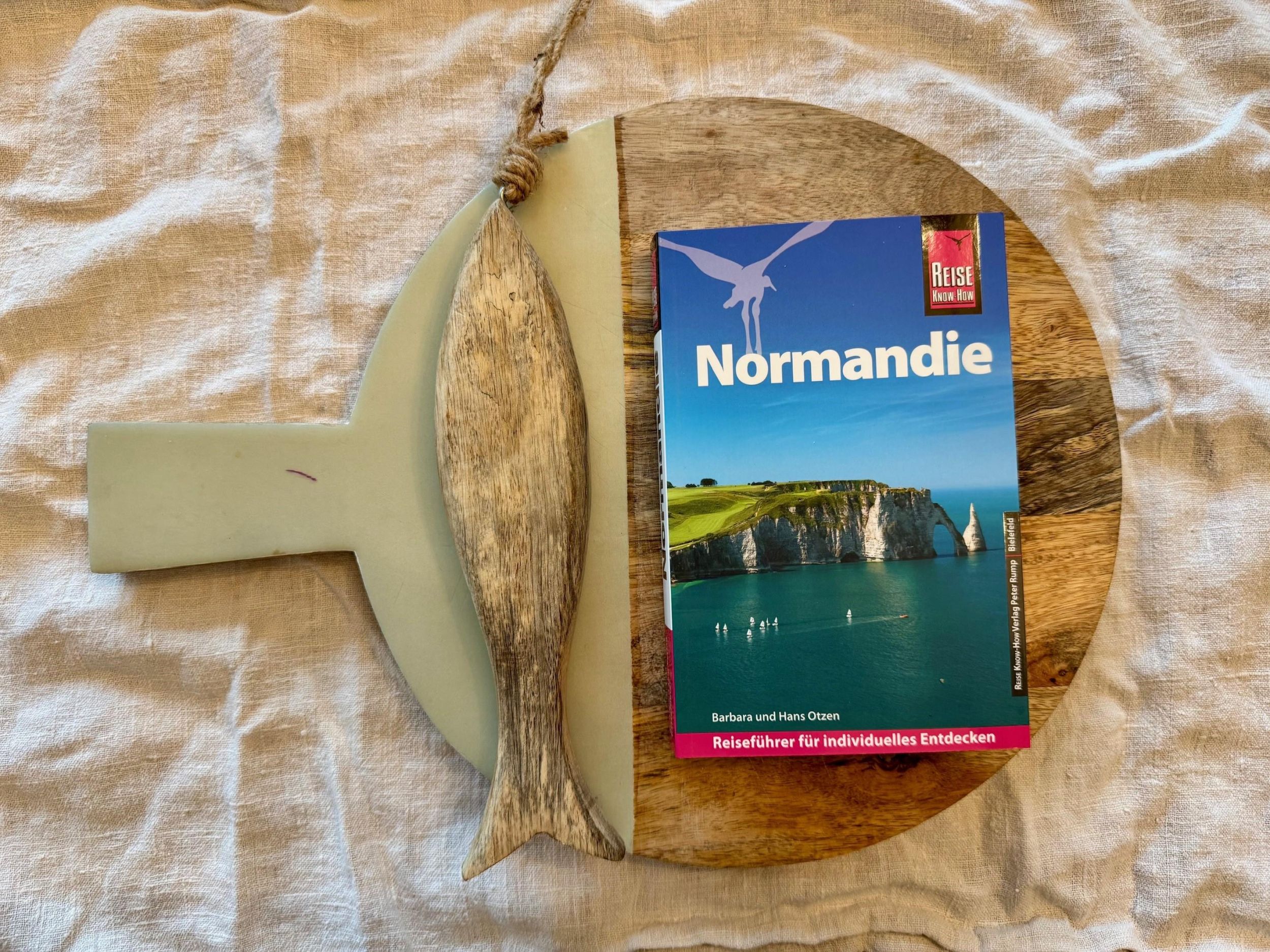 Bild: 9783831739882 | Reise Know-How Reiseführer Normandie | Hans Otzen (u. a.) | Buch