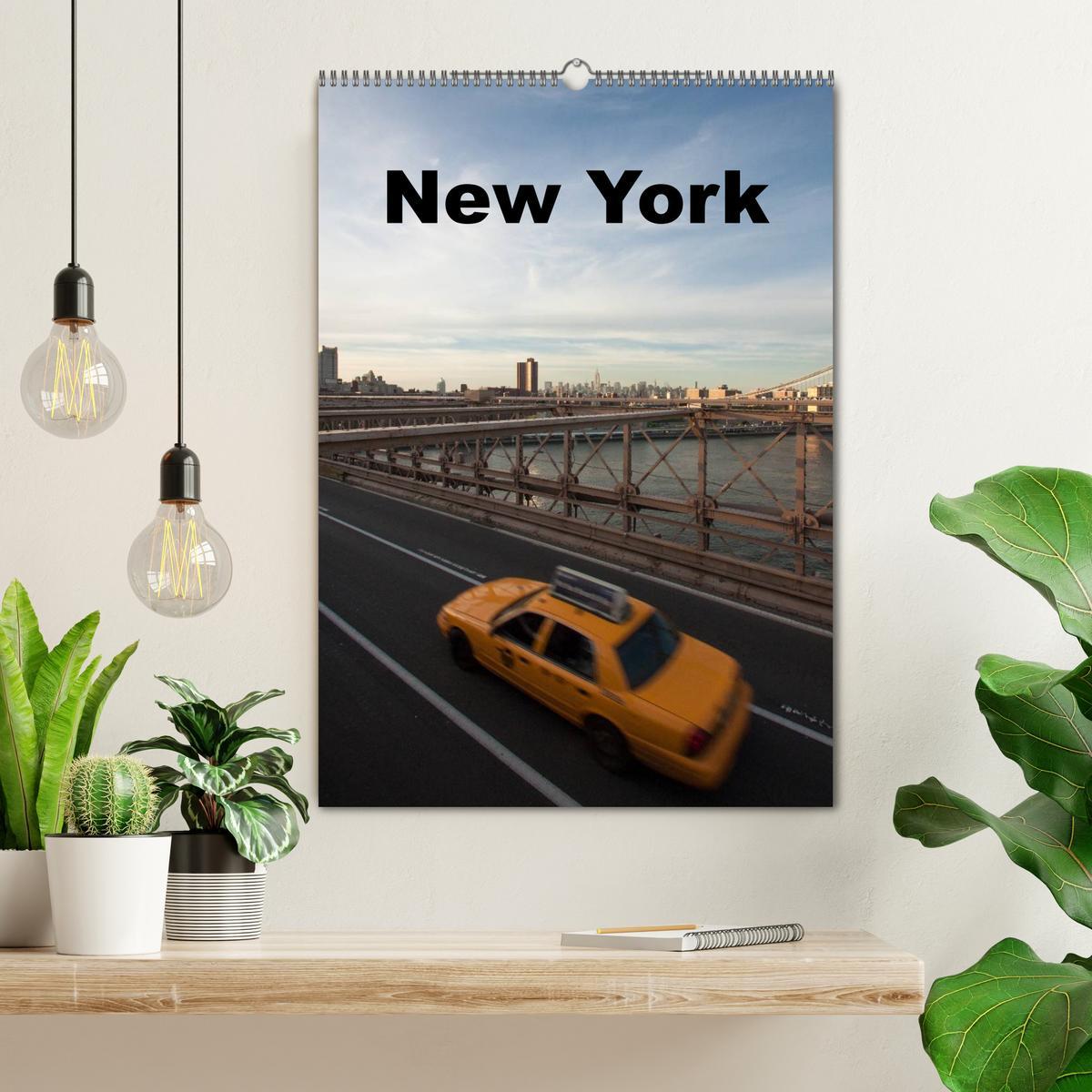 Bild: 9783457067161 | New York (Wandkalender 2025 DIN A2 hoch), CALVENDO Monatskalender