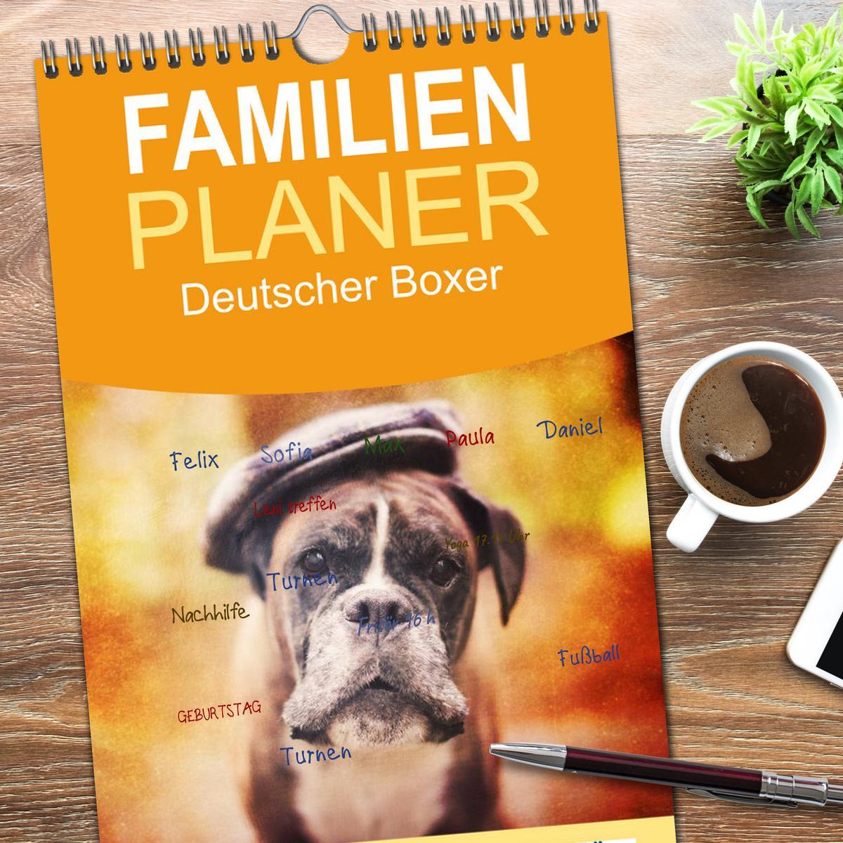 Bild: 9783457111598 | Familienplaner 2025 - Deutscher Boxer mit 5 Spalten (Wandkalender,...