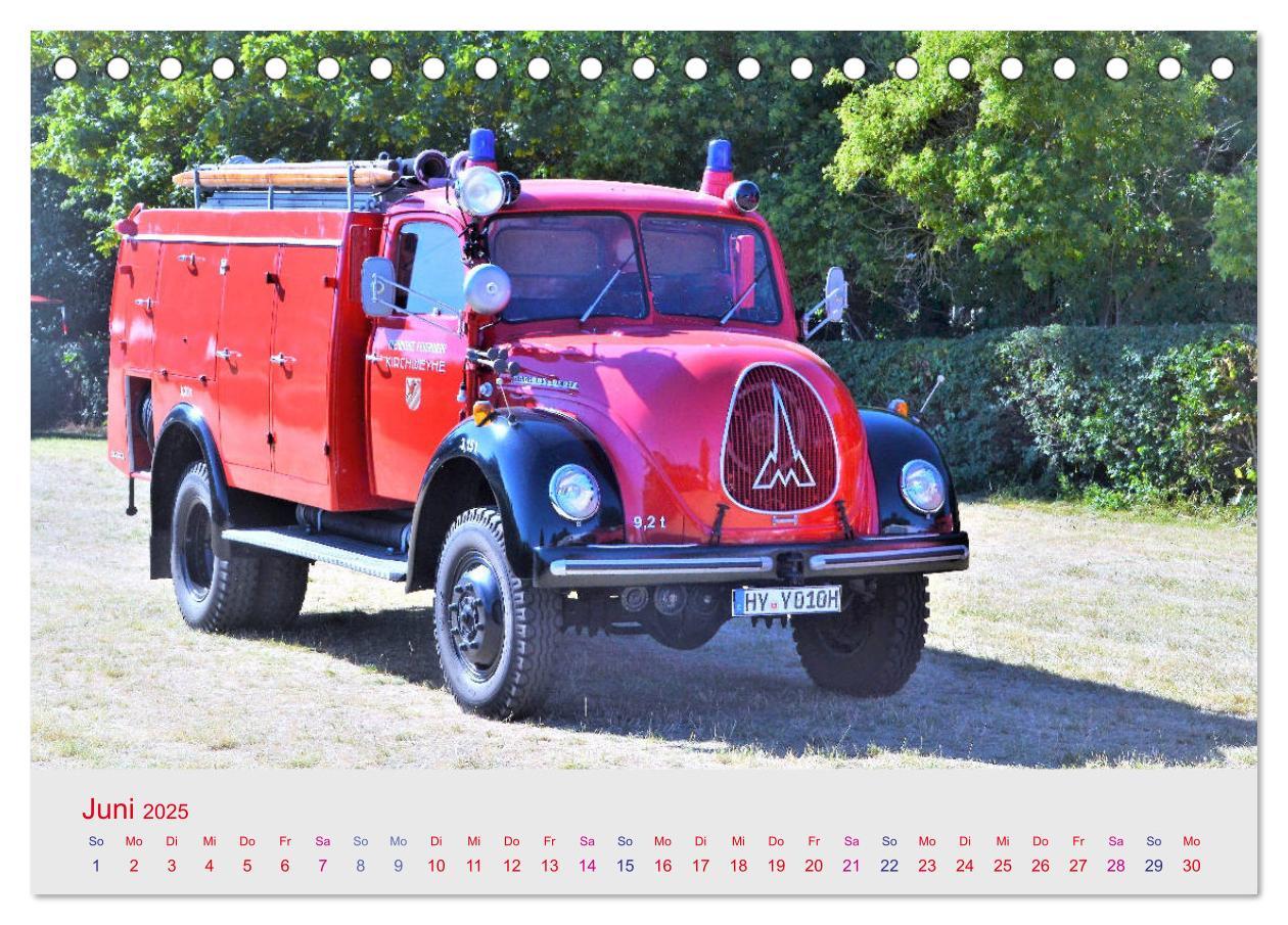 Bild: 9783435212231 | Oldtimer-FEUERWEHR (Tischkalender 2025 DIN A5 quer), CALVENDO...