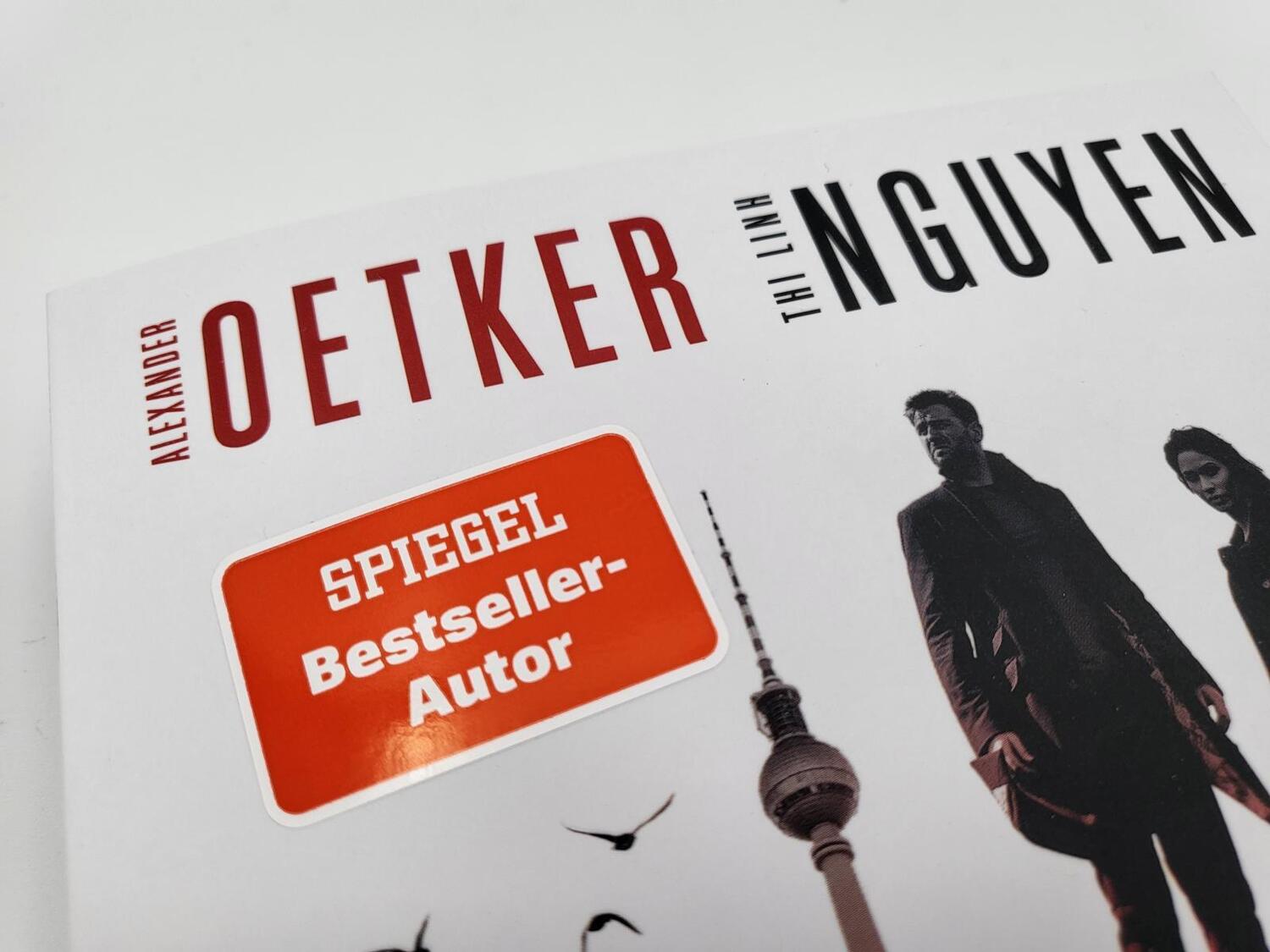 Bild: 9783492064019 | Die Schuld, die uns verfolgt | Alexander Oetker (u. a.) | Taschenbuch