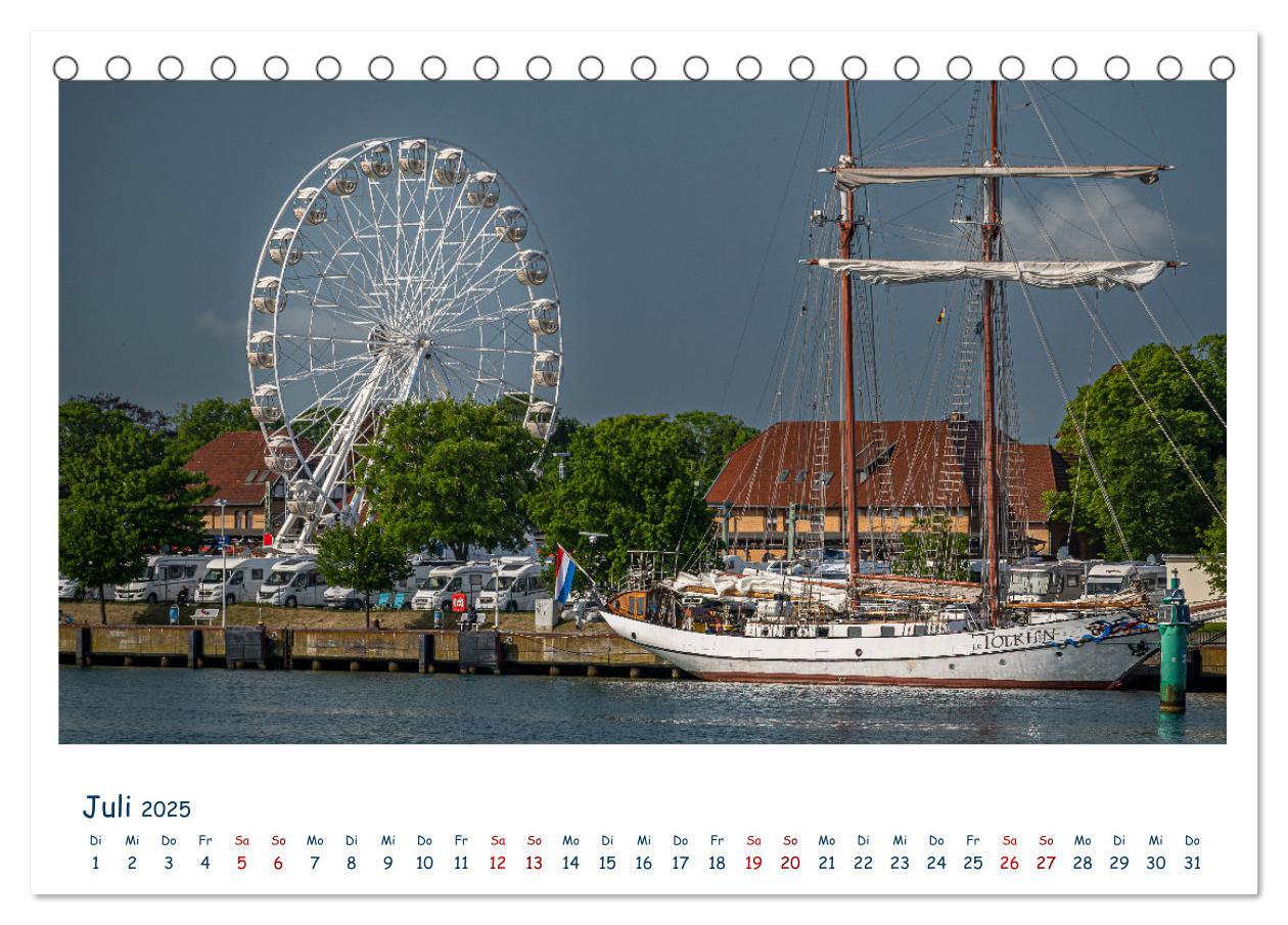 Bild: 9783383896149 | Warnemünde an der Ostsee (Tischkalender 2025 DIN A5 quer), CALVENDO...