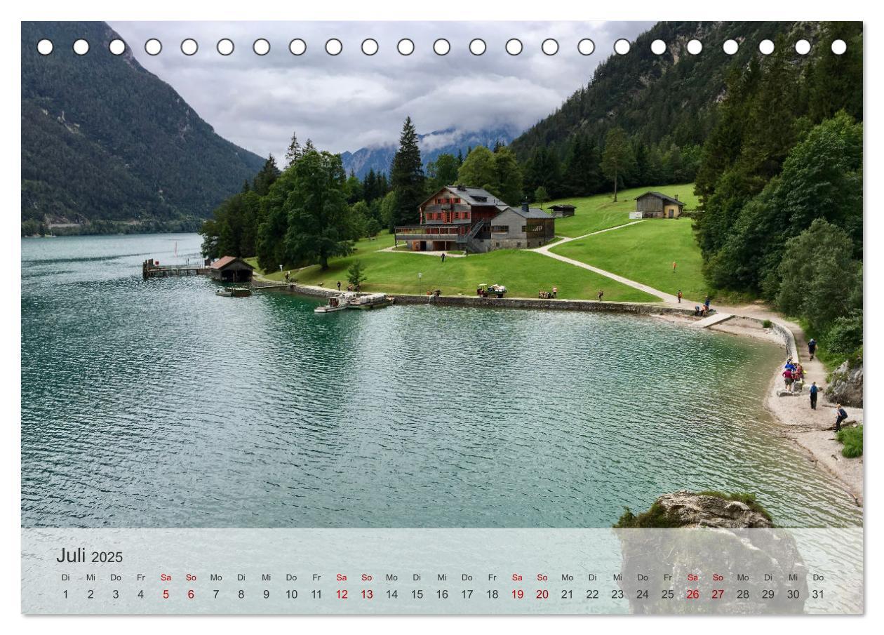 Bild: 9783457236697 | Alpenauszeit - Die Berghütten unserer Alpen (Tischkalender 2025 DIN...