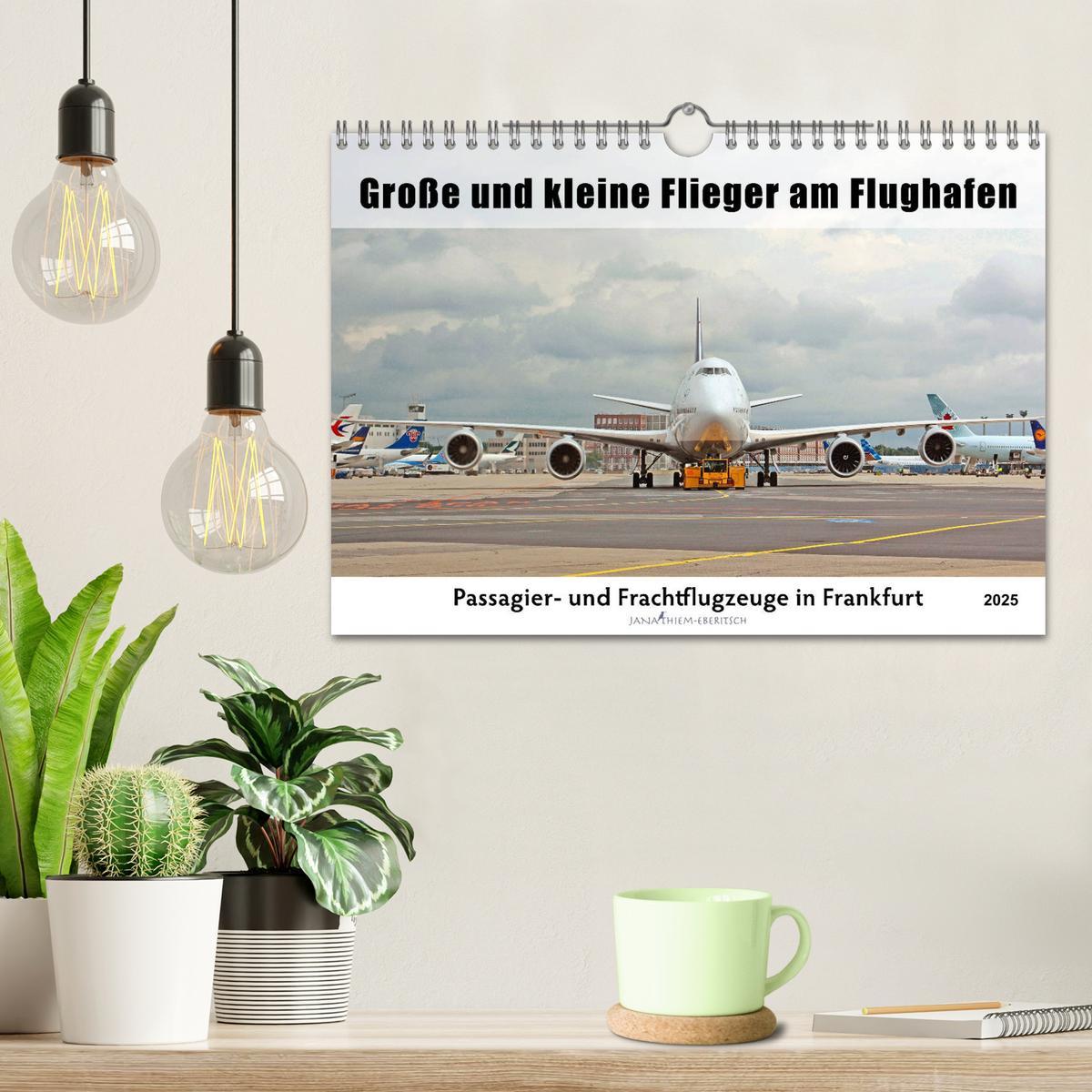 Bild: 9783435130795 | Große und kleine Flieger am Flughafen (Wandkalender 2025 DIN A4...