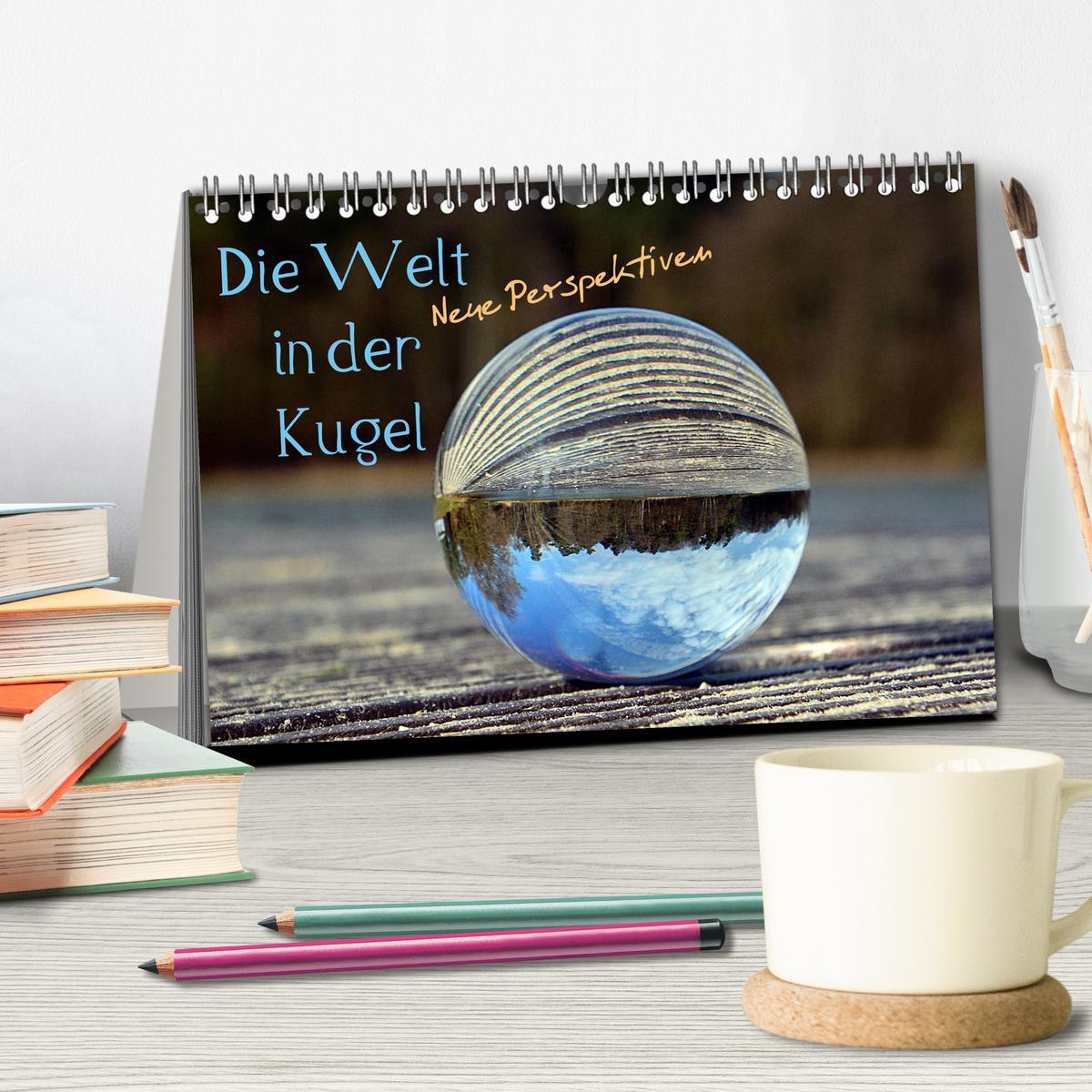 Bild: 9783435541317 | Die Welt in der Kugel (Tischkalender 2025 DIN A5 quer), CALVENDO...