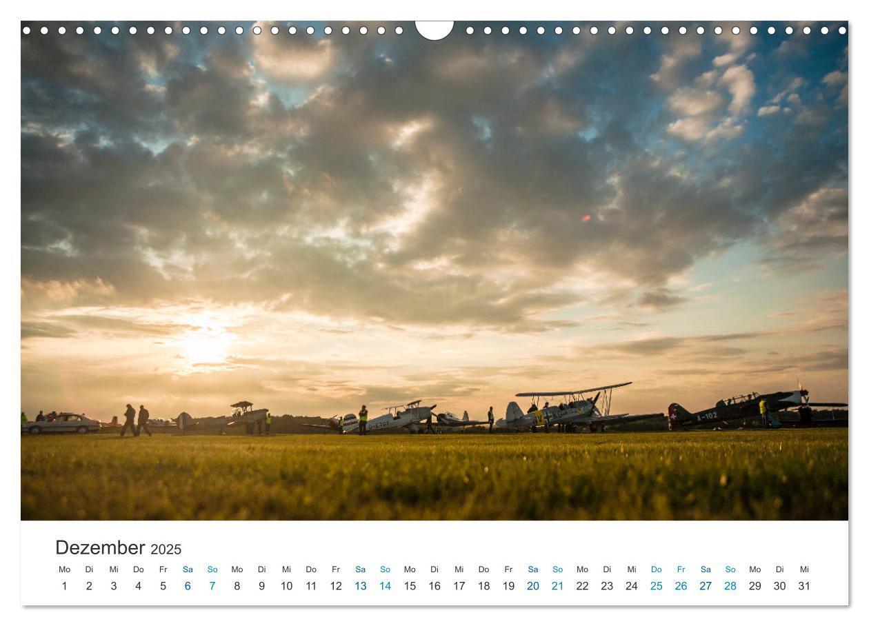 Bild: 9783435829927 | AVIATION CLASSICS seen by custompix.de (Wandkalender 2025 DIN A3...