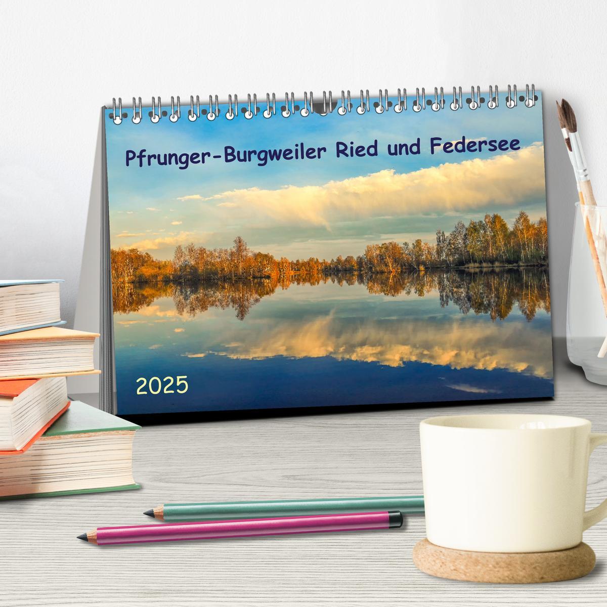 Bild: 9783435038732 | Pfrunger-Burgweiler Ried und Federsee (Tischkalender 2025 DIN A5...