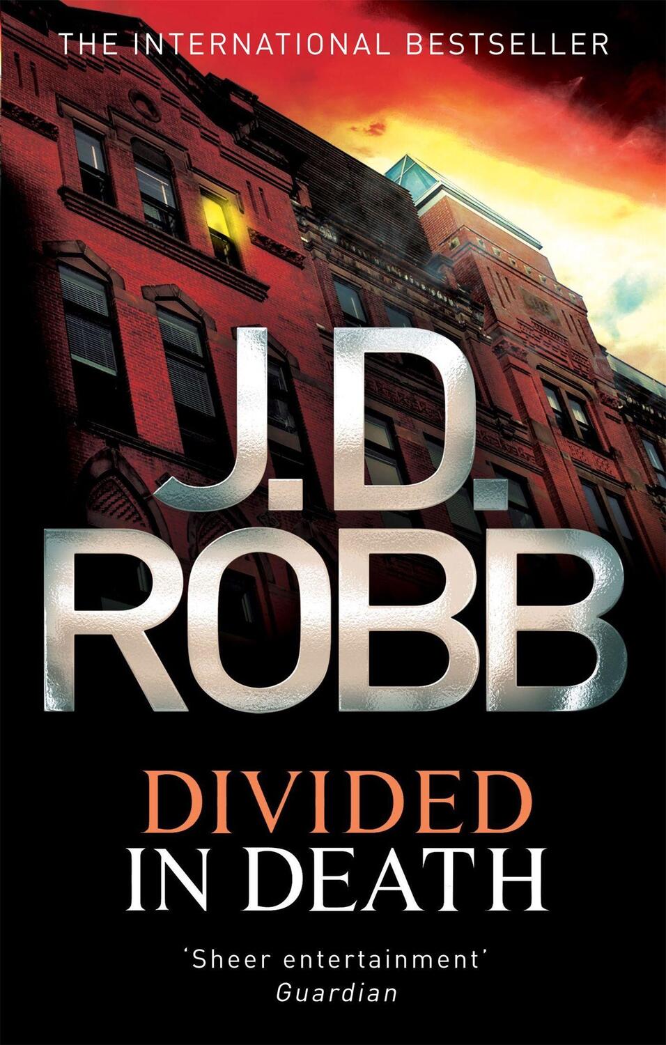 Cover: 9780749957384 | Divided In Death | 18 | J. D. Robb | Taschenbuch | In Death | Englisch