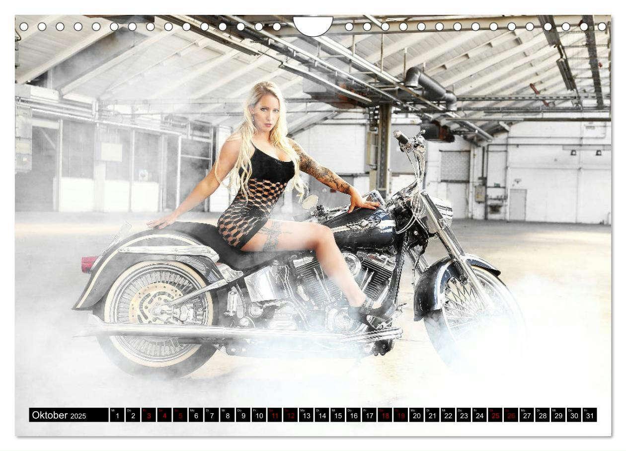 Bild: 9783435115945 | Motorräder und Sexy Girls (Wandkalender 2025 DIN A4 quer), CALVENDO...