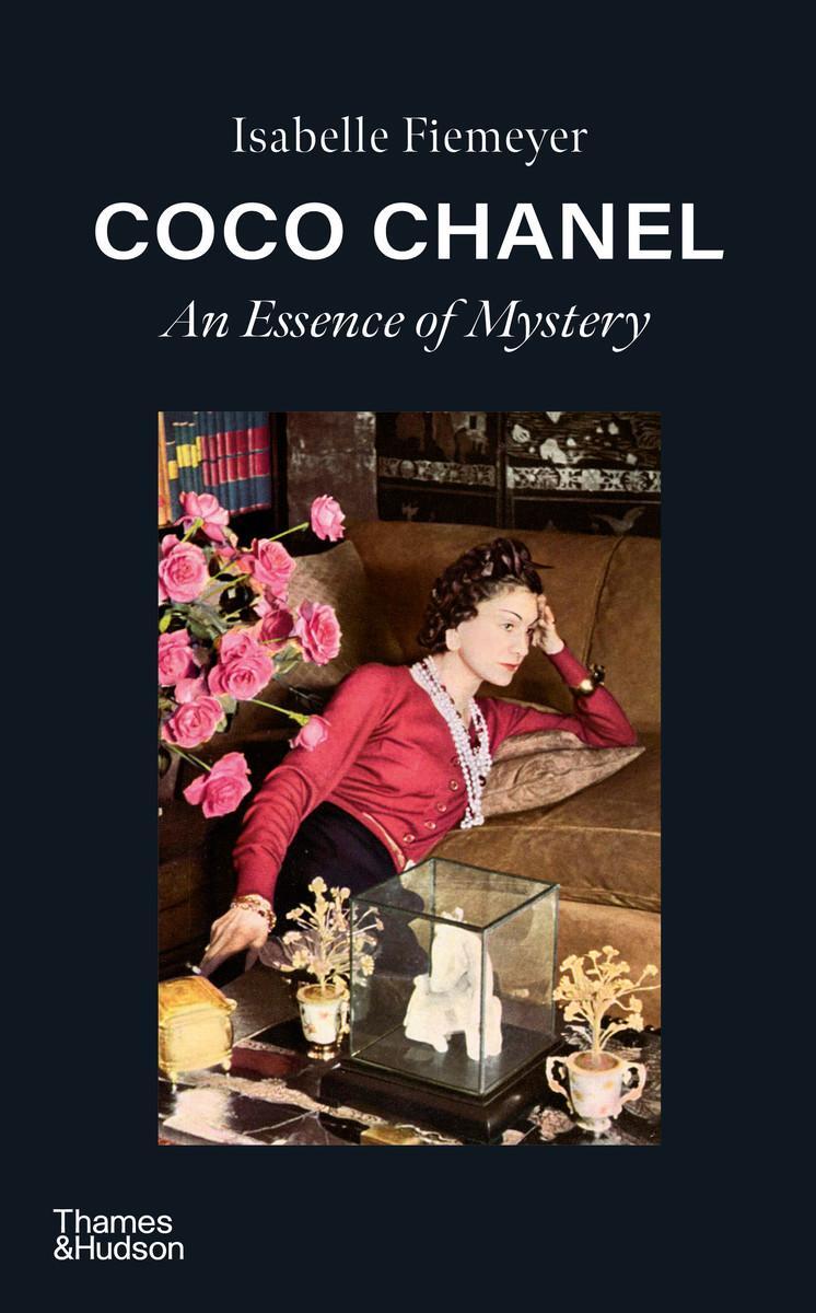 Cover: 9780500027318 | Coco Chanel | An Essence of Mystery | Isabelle Fiemeyer | Buch | 2023