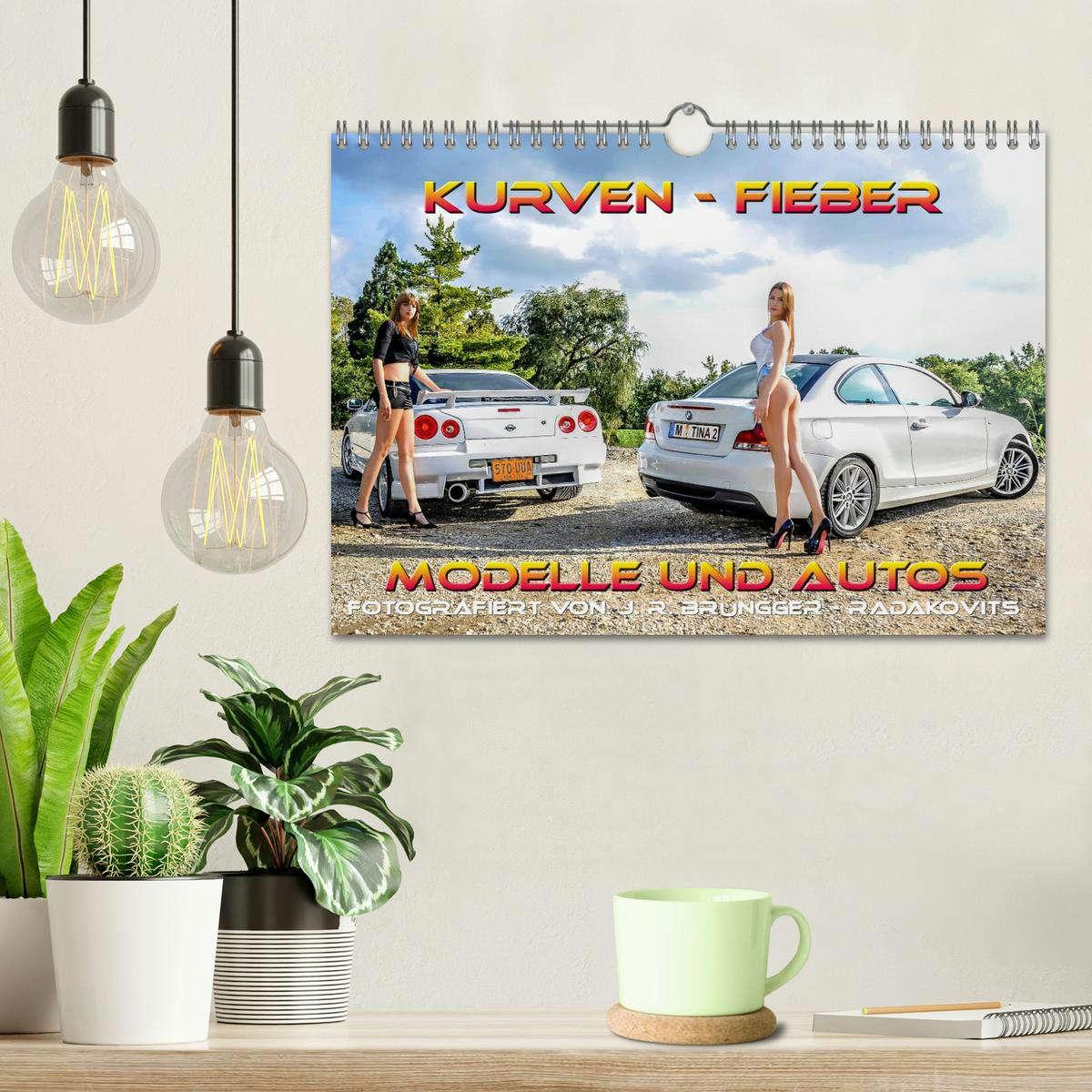 Bild: 9783435638581 | Kurven - Fieber - Modelle und Autos (Wandkalender 2025 DIN A4...