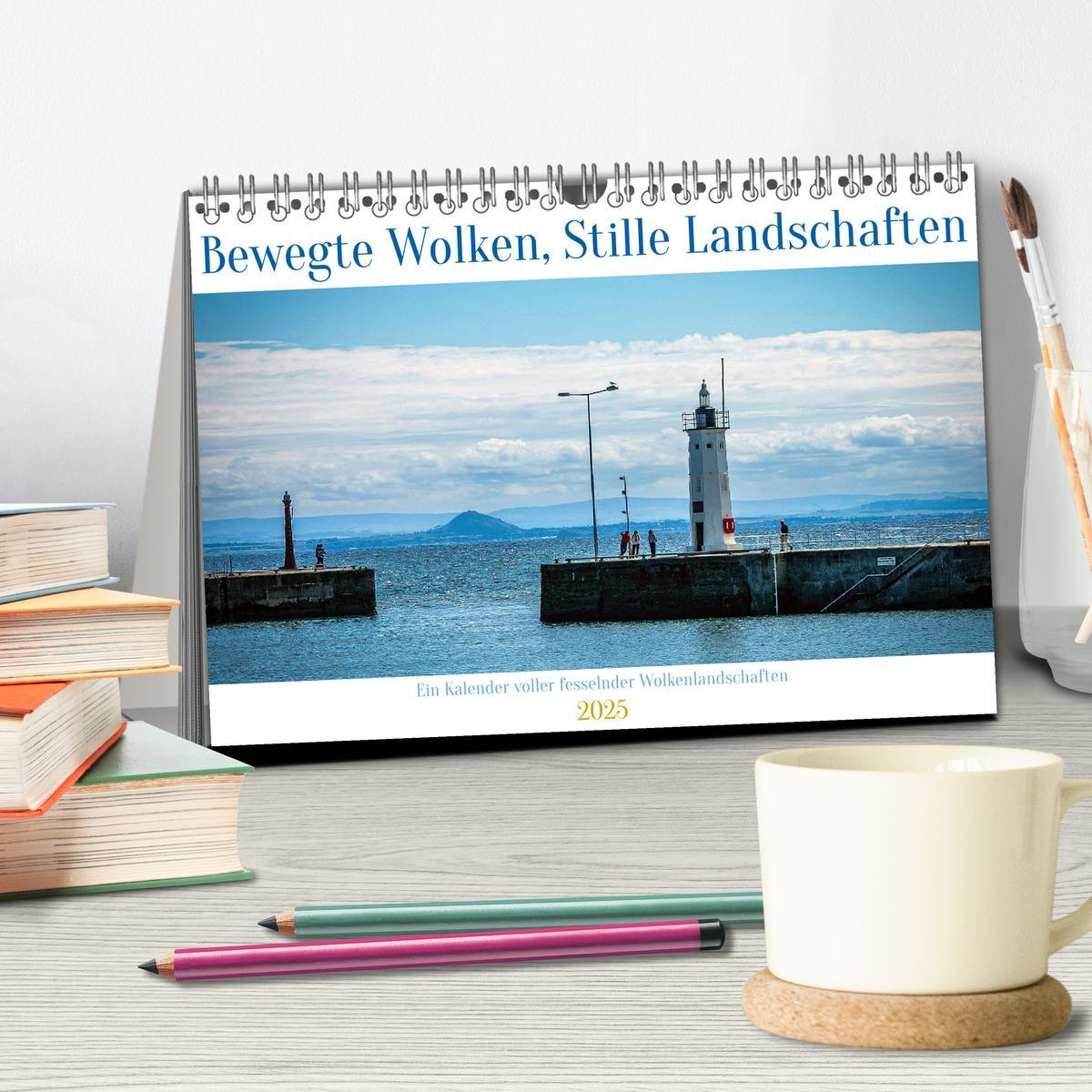 Bild: 9783383849626 | Bewegte Wolken, Stille Landschaften (Tischkalender 2025 DIN A5...