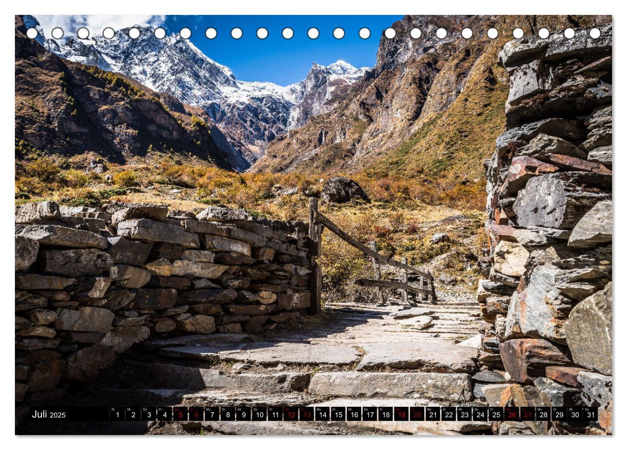 Bild: 9783383836428 | Nepal Tsum Valley - Tal des Glücks (Tischkalender 2025 DIN A5...