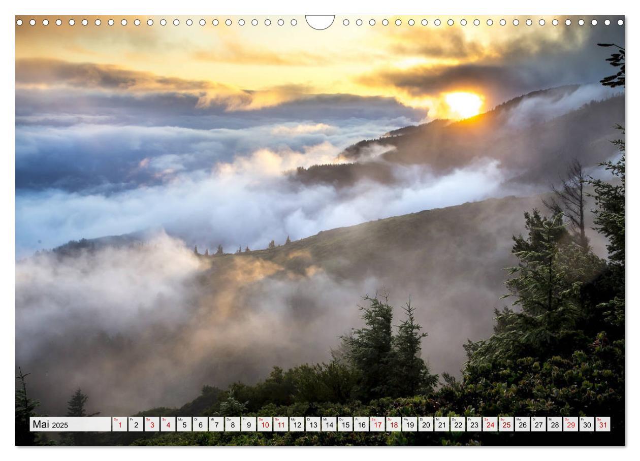 Bild: 9783435443895 | Göttererwachen. Die Natur im mystischen Nebel (Wandkalender 2025...