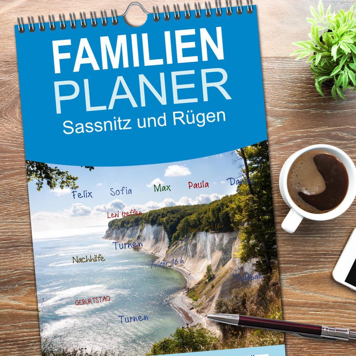 Bild: 9783457120804 | Familienplaner 2025 - Sassnitz und Rügen mit 5 Spalten...