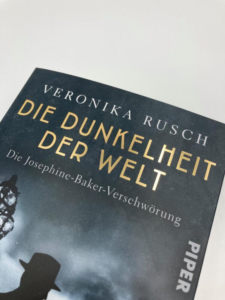 Bild: 9783492062435 | Die Dunkelheit der Welt | Veronika Rusch | Taschenbuch | 480 S. | 2021