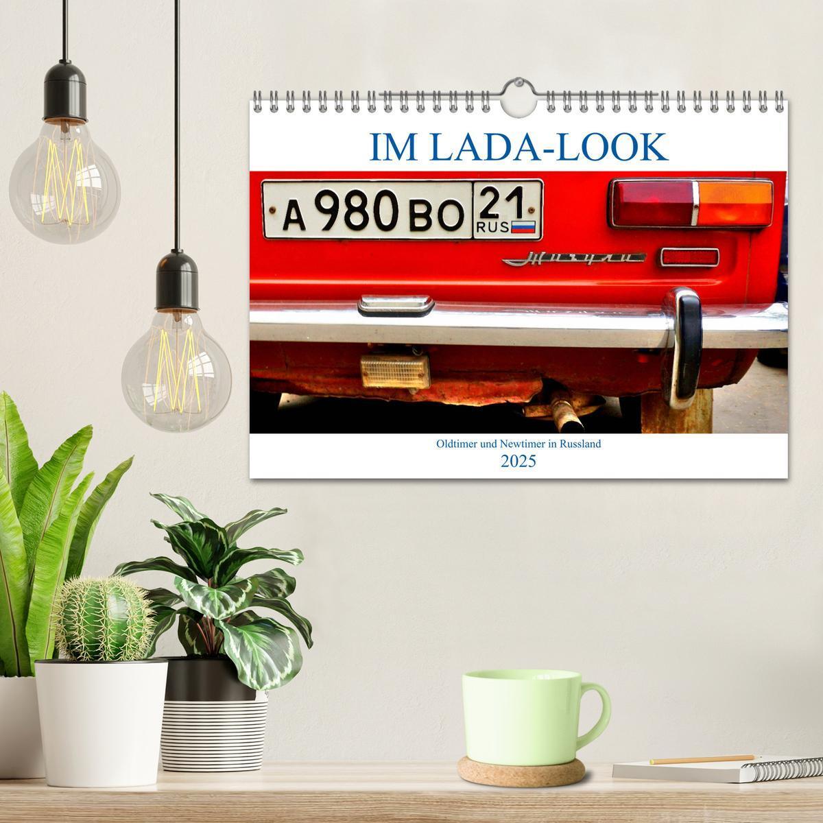 Bild: 9783383993268 | IM LADA-LOOK - Oldtimer und Newtimer in Russland (Wandkalender 2025...