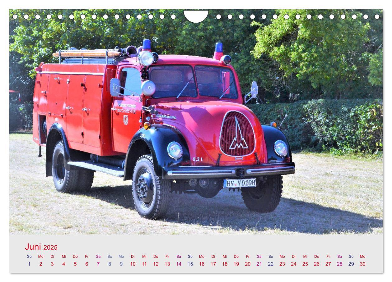 Bild: 9783435213535 | Oldtimer-FEUERWEHR (Wandkalender 2025 DIN A4 quer), CALVENDO...