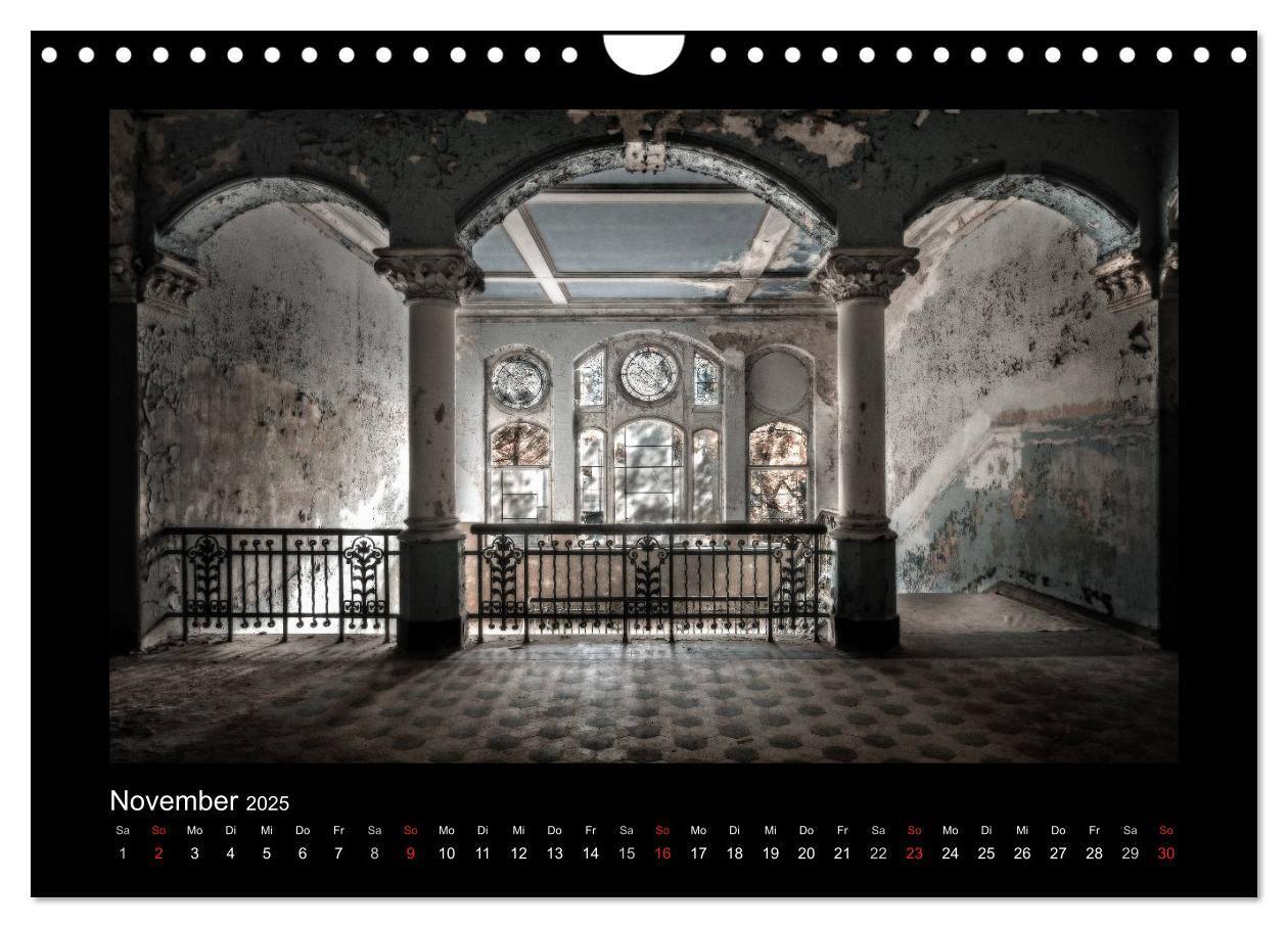 Bild: 9783435676088 | Lost Places - vergessene orte vergessener glanz (Wandkalender 2025...