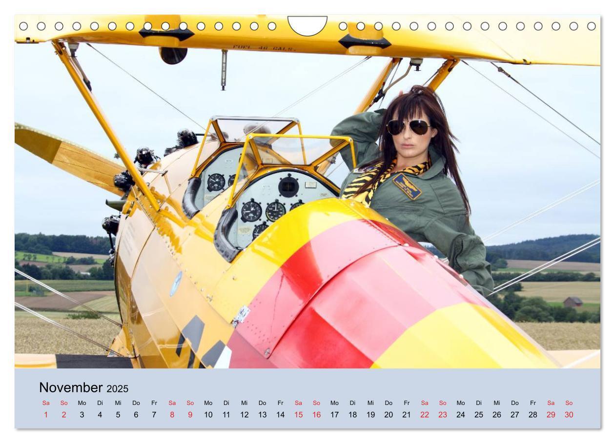 Bild: 9783435809943 | Aircraft Girls 2025 (Wandkalender 2025 DIN A4 quer), CALVENDO...