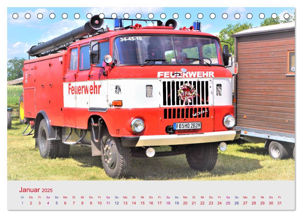 Bild: 9783435212231 | Oldtimer-FEUERWEHR (Tischkalender 2025 DIN A5 quer), CALVENDO...