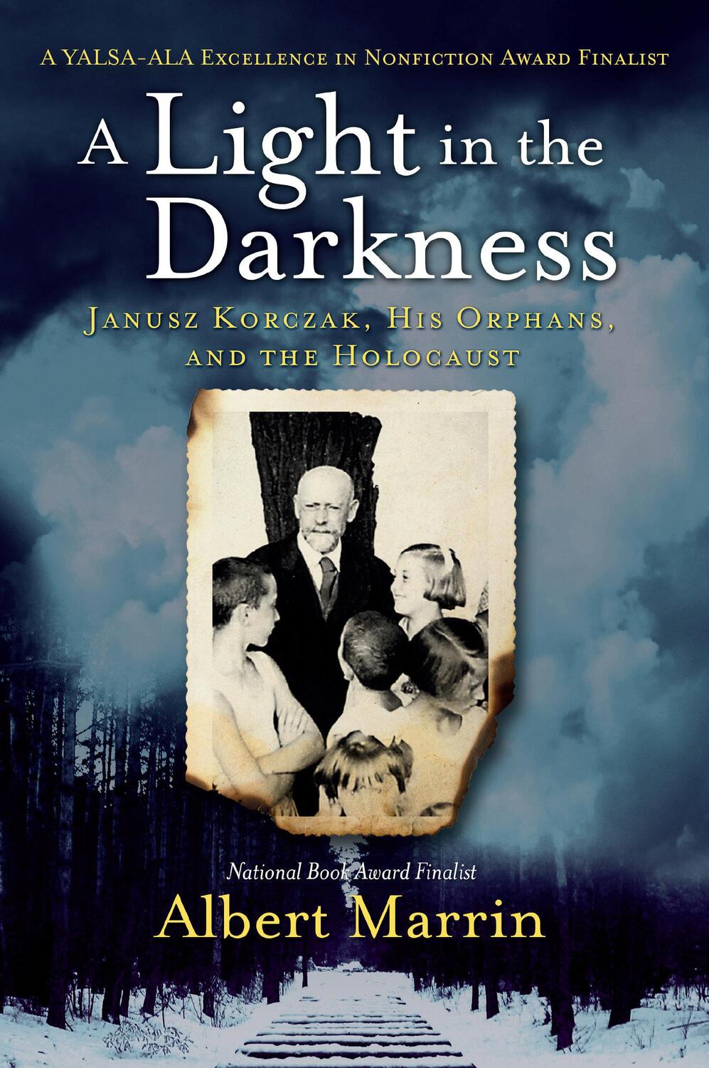 Cover: 9781524701239 | A Light in the Darkness | Albert Marrin | Taschenbuch | Englisch