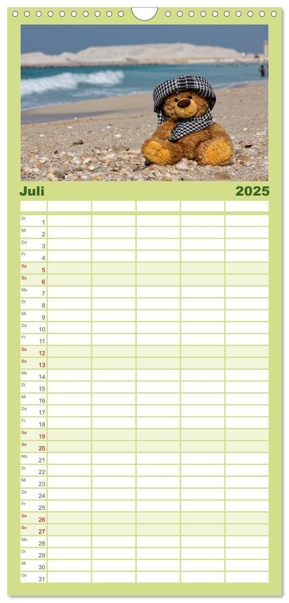 Bild: 9783457110614 | Familienplaner 2025 - Travelling Teddy mit 5 Spalten (Wandkalender,...