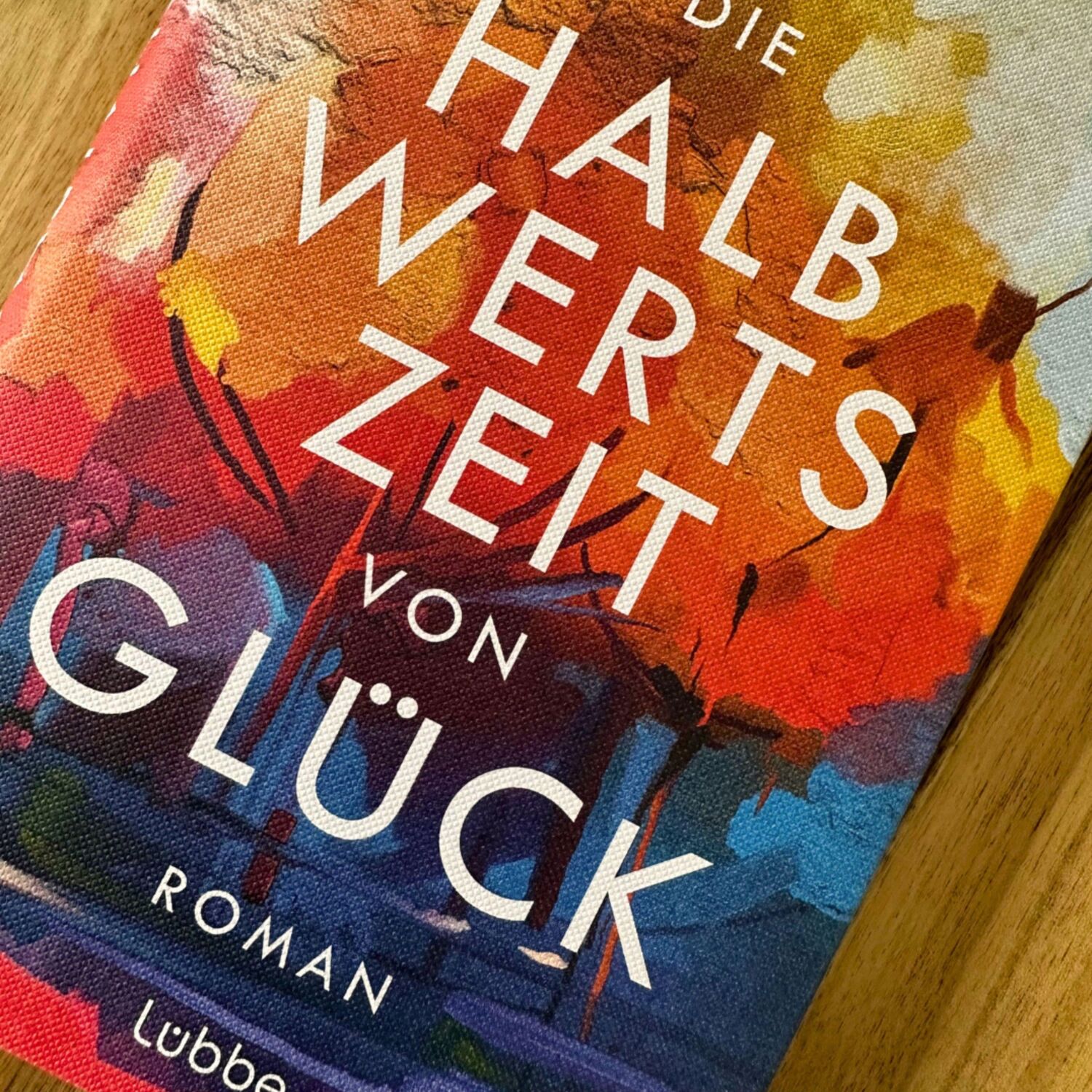 Bild: 9783757700225 | Die Halbwertszeit von Glück | Louise Pelt | Buch | 432 S. | Deutsch