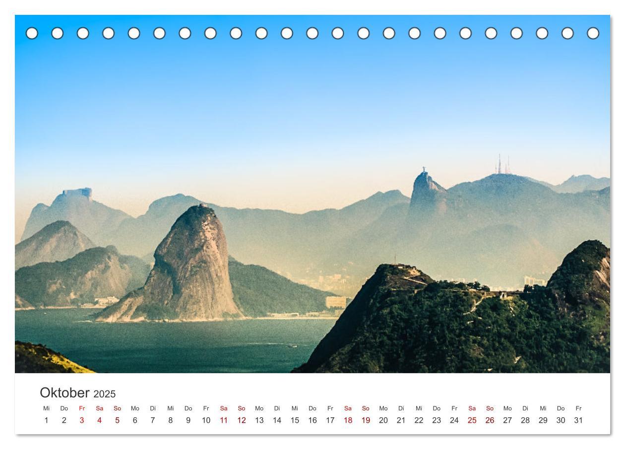 Bild: 9783383986789 | Rio de Janeiro - Am Fuße des Corcovados. (Tischkalender 2025 DIN A5...