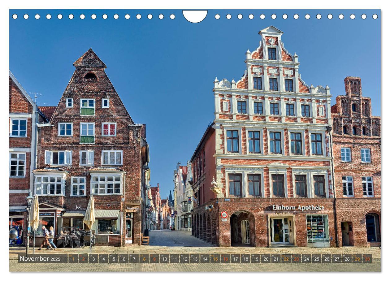 Bild: 9783435358083 | LÜNEBURG Ein- und Ausblicke von Andreas Voigt (Wandkalender 2025...