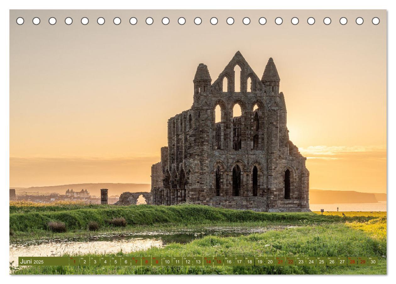 Bild: 9783383789786 | Yorkshire - Dales und Coast (Tischkalender 2025 DIN A5 quer),...