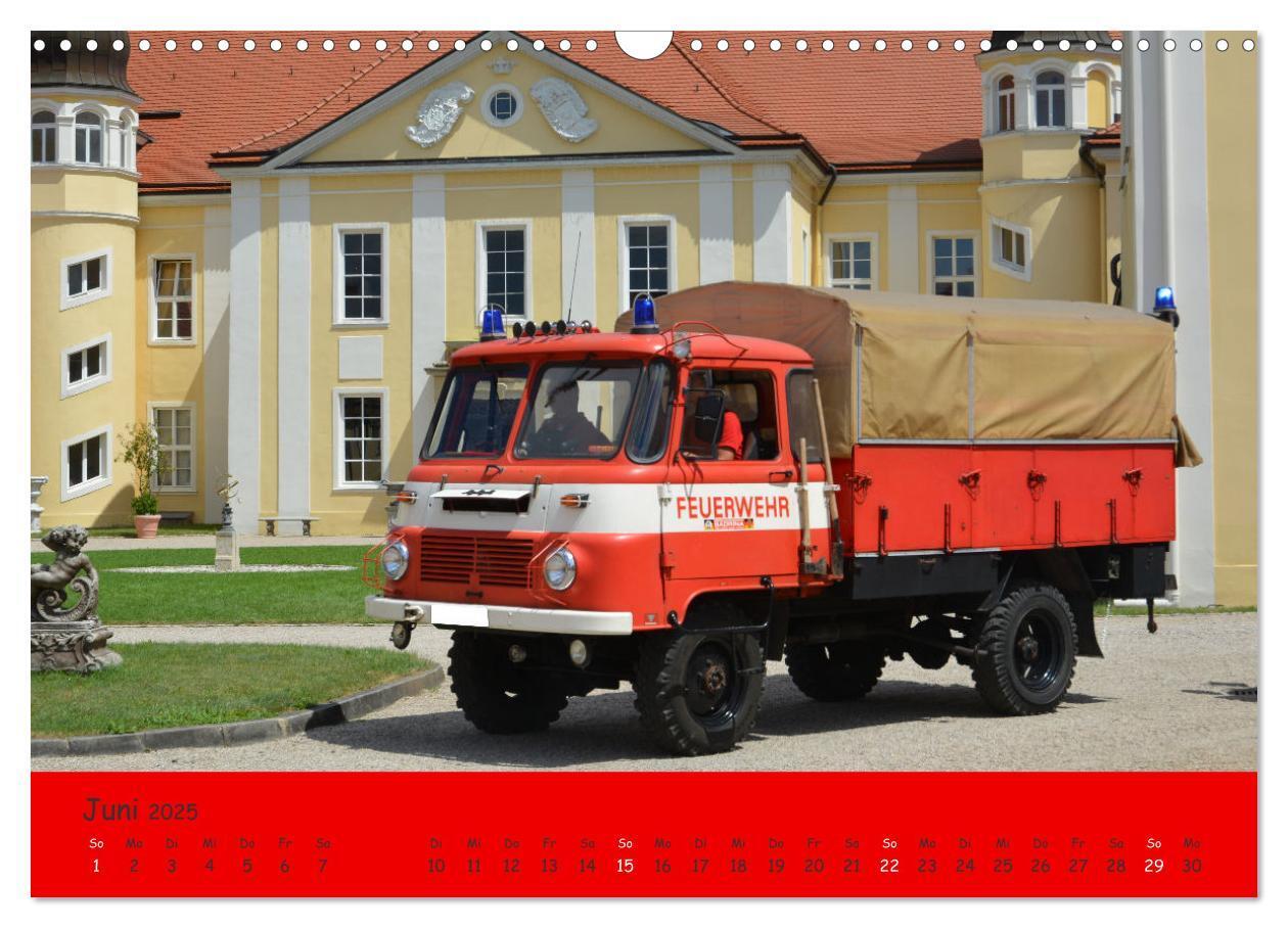 Bild: 9783457186664 | DDR Feuerwehr Klassiker (Wandkalender 2025 DIN A3 quer), CALVENDO...