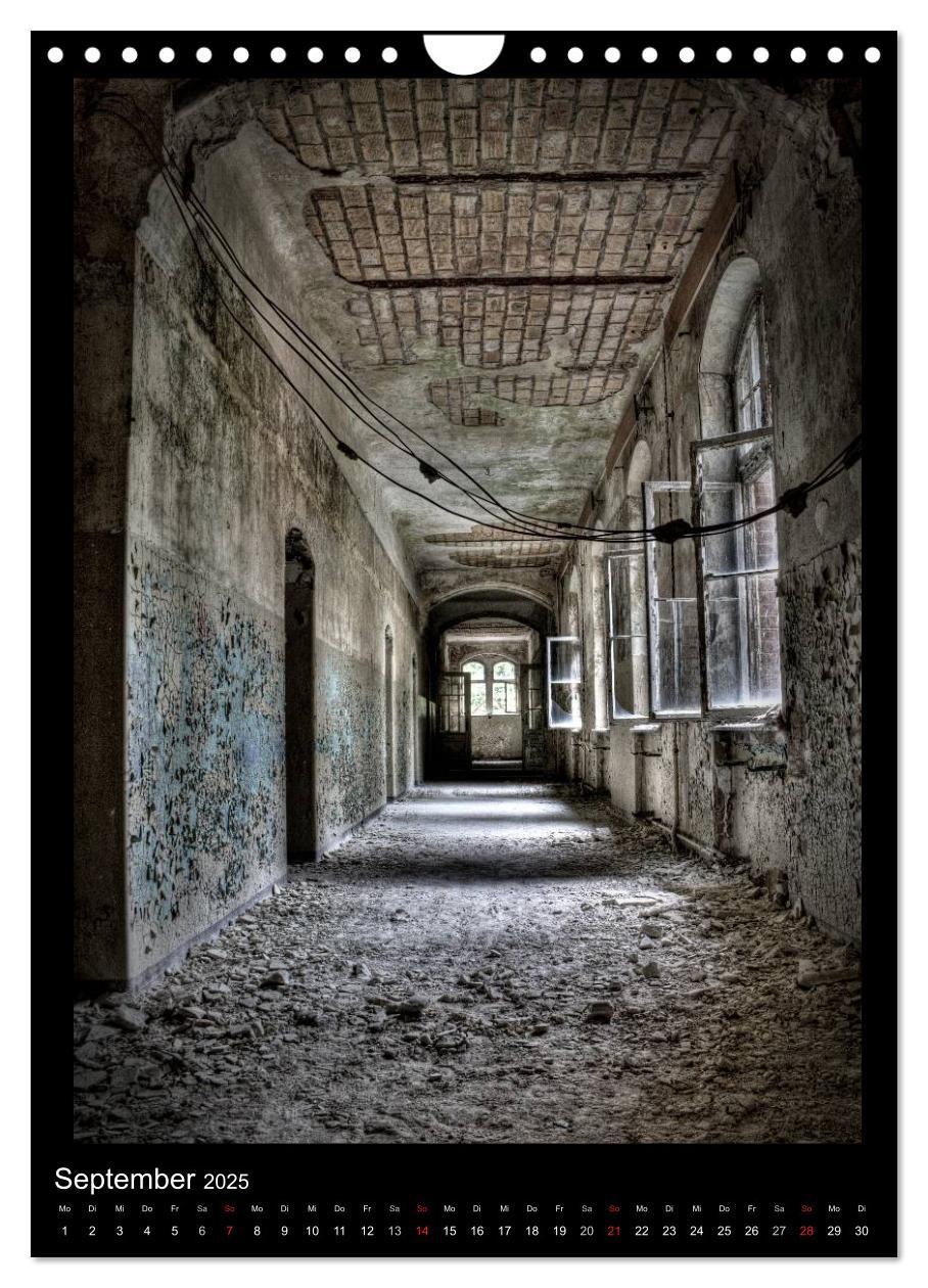 Bild: 9783457082874 | Lost Places Vergessene Orte (Wandkalender 2025 DIN A4 hoch),...