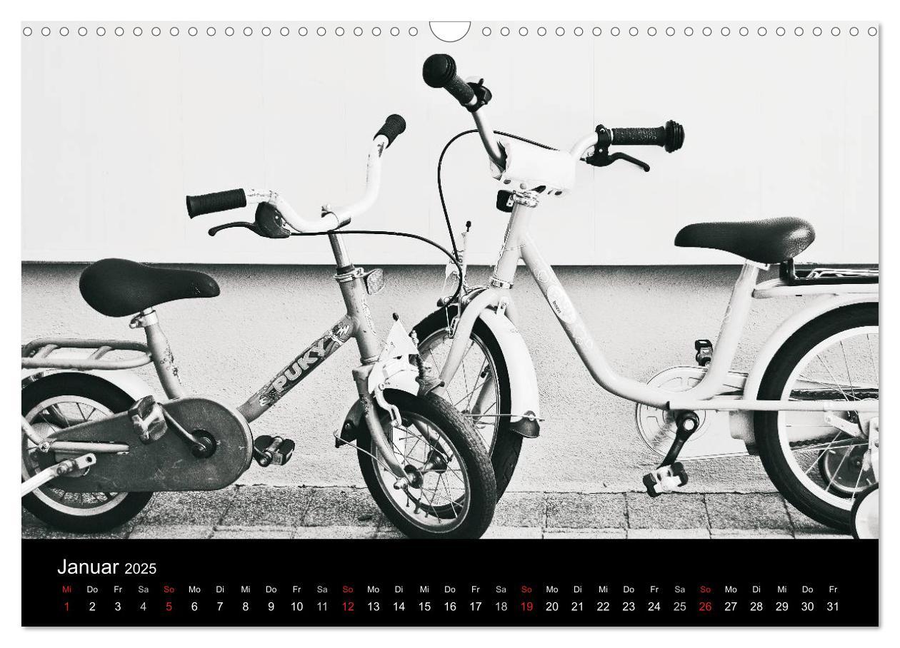 Bild: 9783435469857 | 200 Jahre Fahrrad - Ausschnitte von Ulrike SSK (Wandkalender 2025...