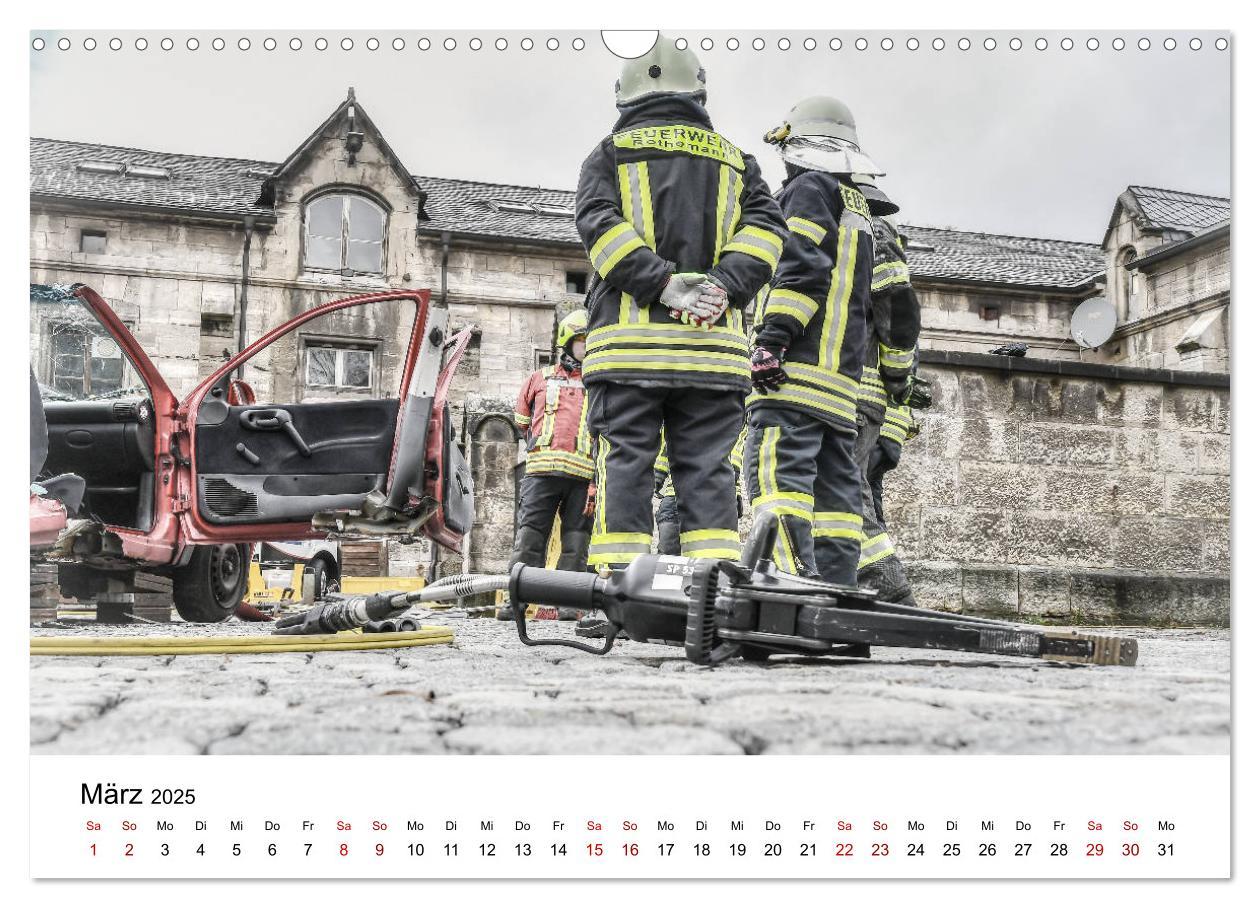 Bild: 9783435121199 | FEUERWEHR IM EINSATZ (Wandkalender 2025 DIN A3 quer), CALVENDO...