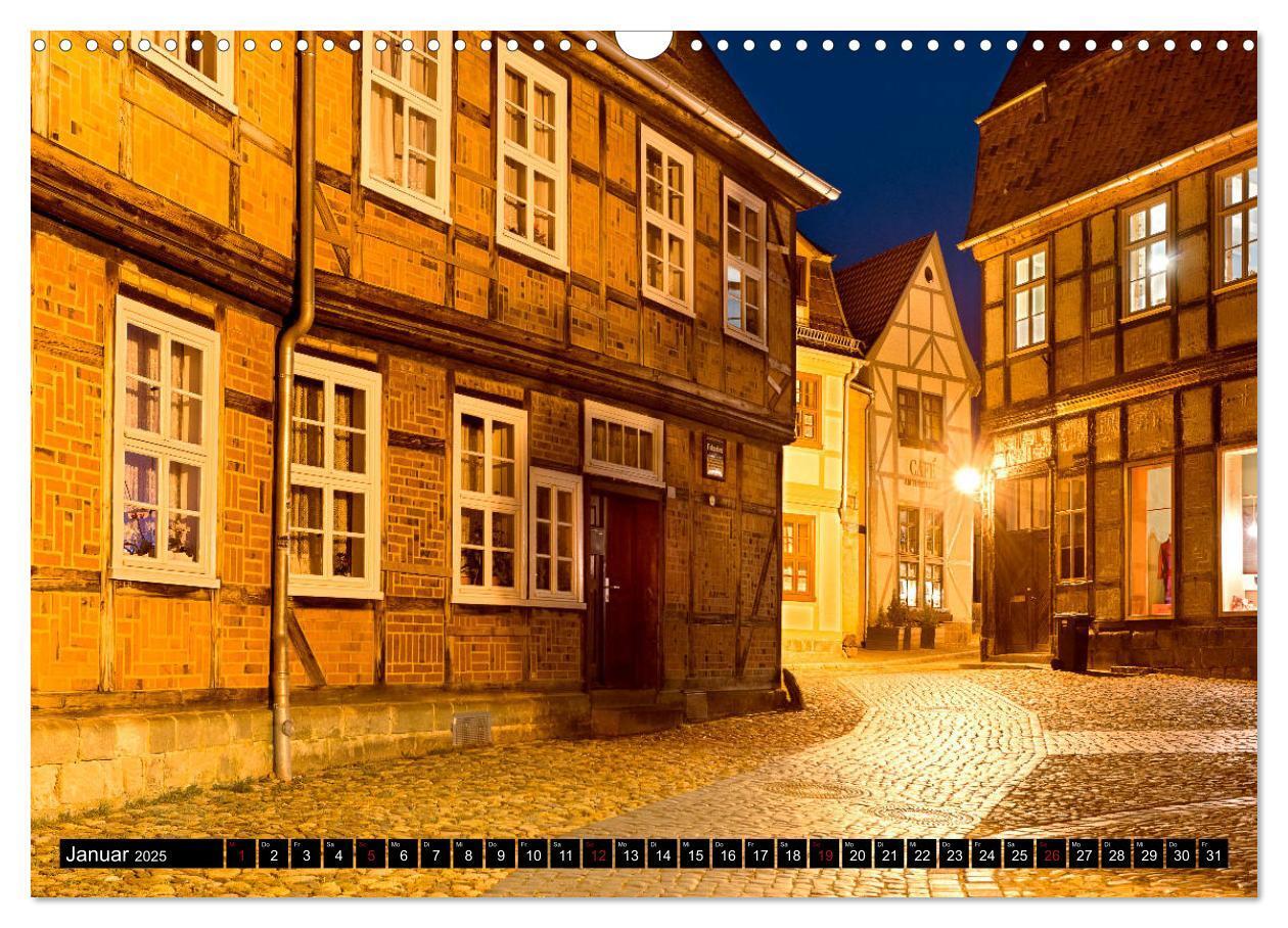 Bild: 9783435215560 | QUEDLINBURG FÜR NACHTSCHWÄRMER (Wandkalender 2025 DIN A3 quer),...