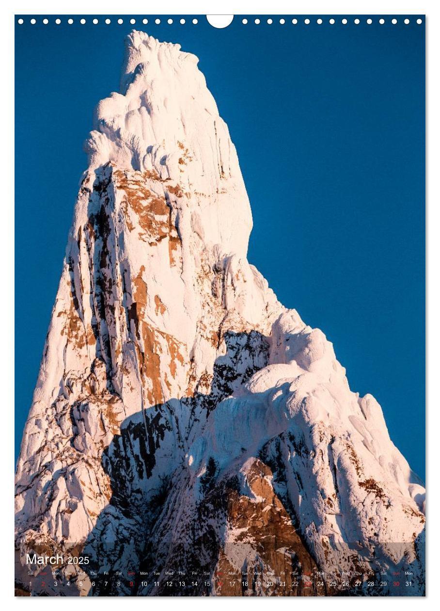 Bild: 9781325976515 | Majestic Mountains of Patagonia: Cerro Torre / UK-Version (Wall...