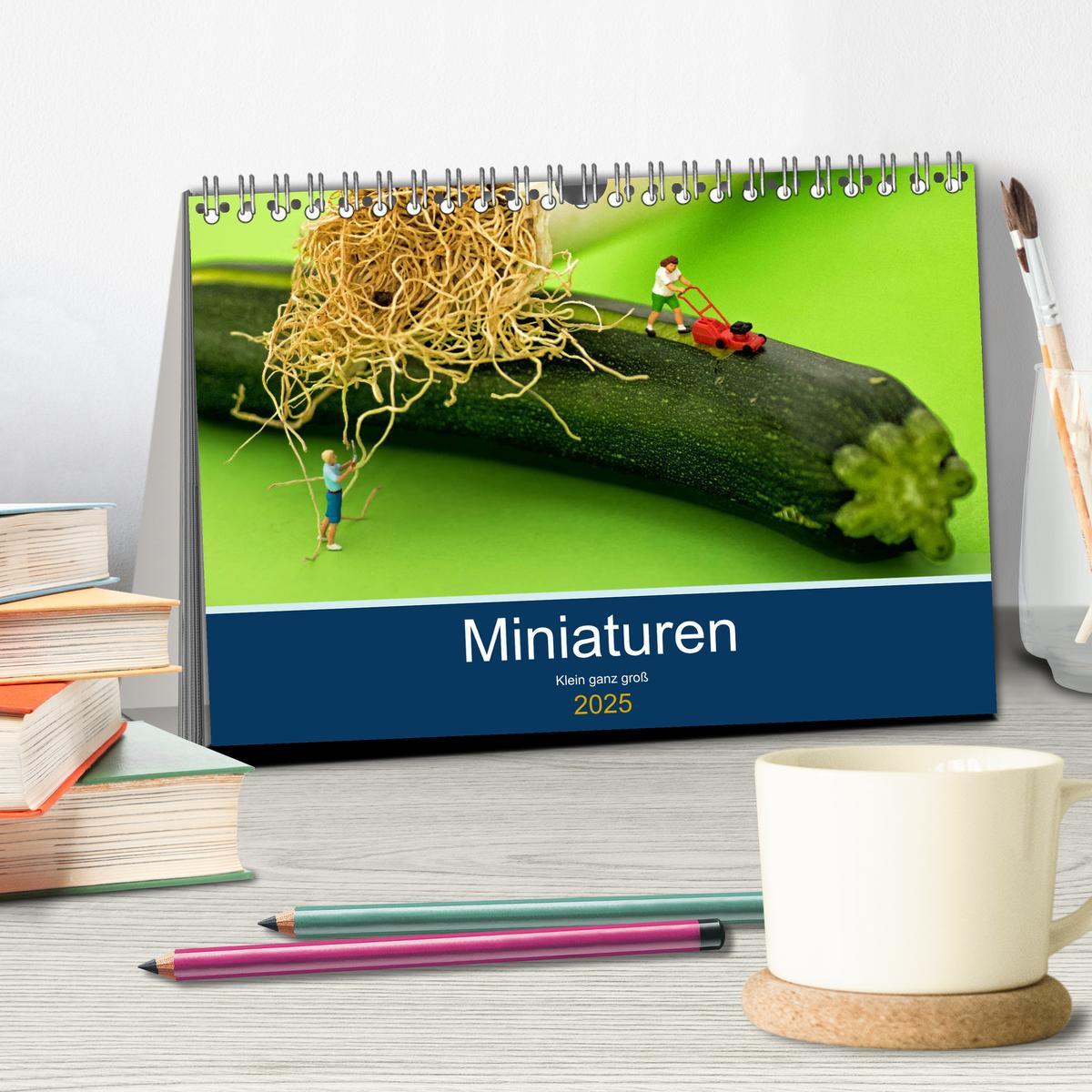 Bild: 9783435341740 | Miniaturen - Klein ganz groß (Tischkalender 2025 DIN A5 quer),...