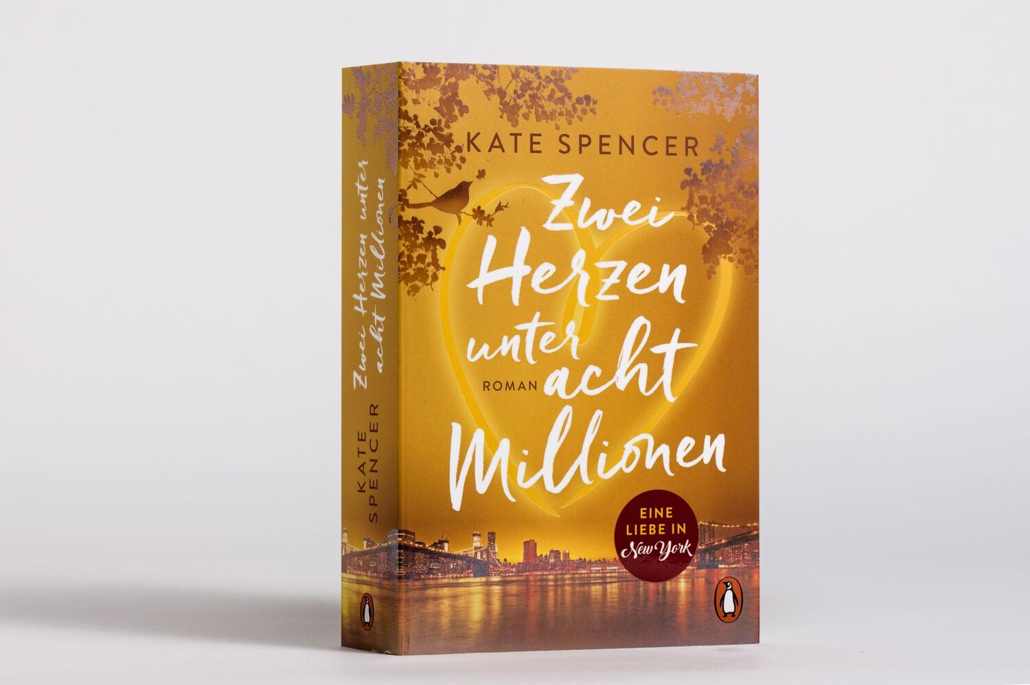 Bild: 9783328107590 | Zwei Herzen unter acht Millionen | Kate Spencer | Taschenbuch | 480 S.