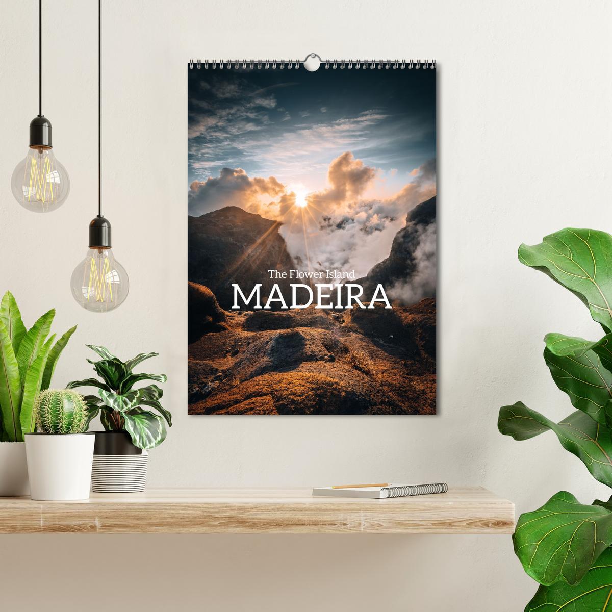 Bild: 9781325968077 | The Flower Island Madeira (Wall Calendar 2025 DIN A3 portrait),...