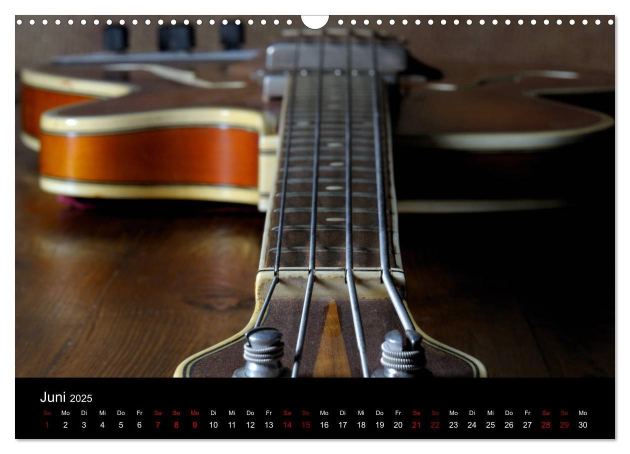 Bild: 9783435432080 | Feinheiten - Alte Gitarren im Detail (Wandkalender 2025 DIN A3...